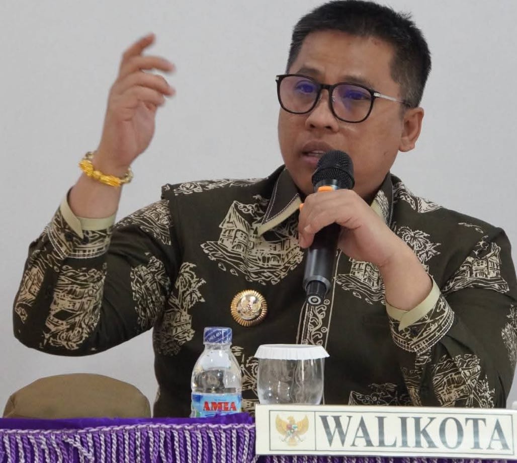 Wali Kota Padang Panjang, H Hendri Arnis, BSBA.
